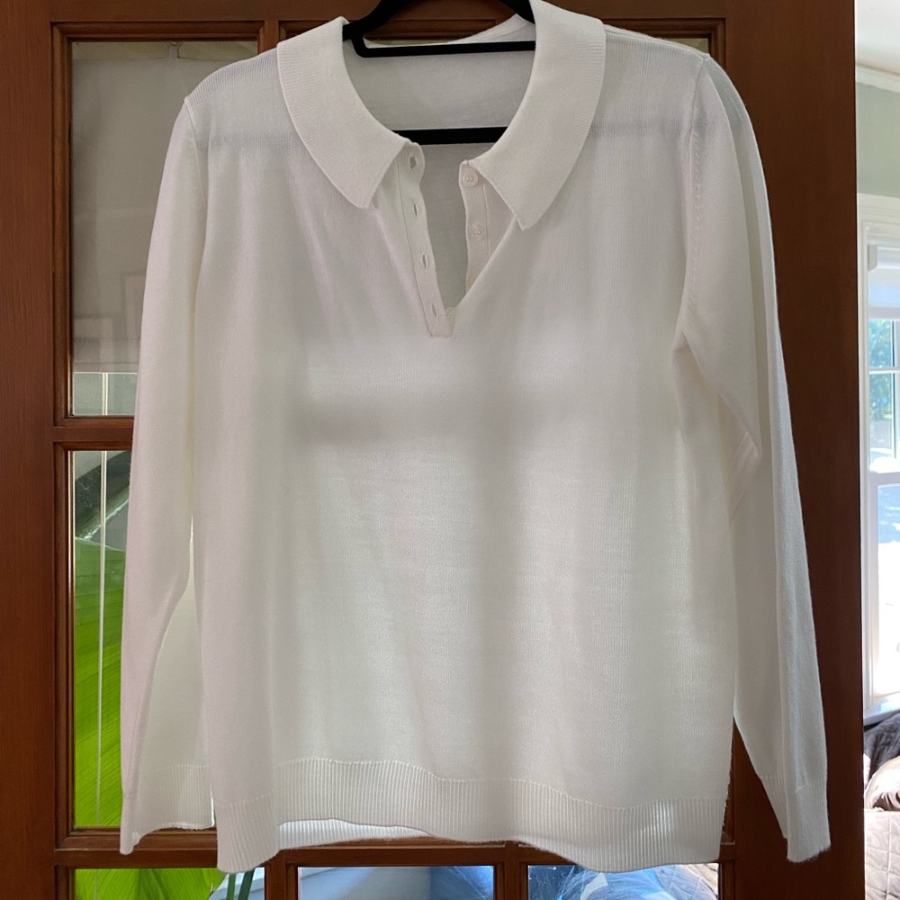 Soft white collared sweater with buttons